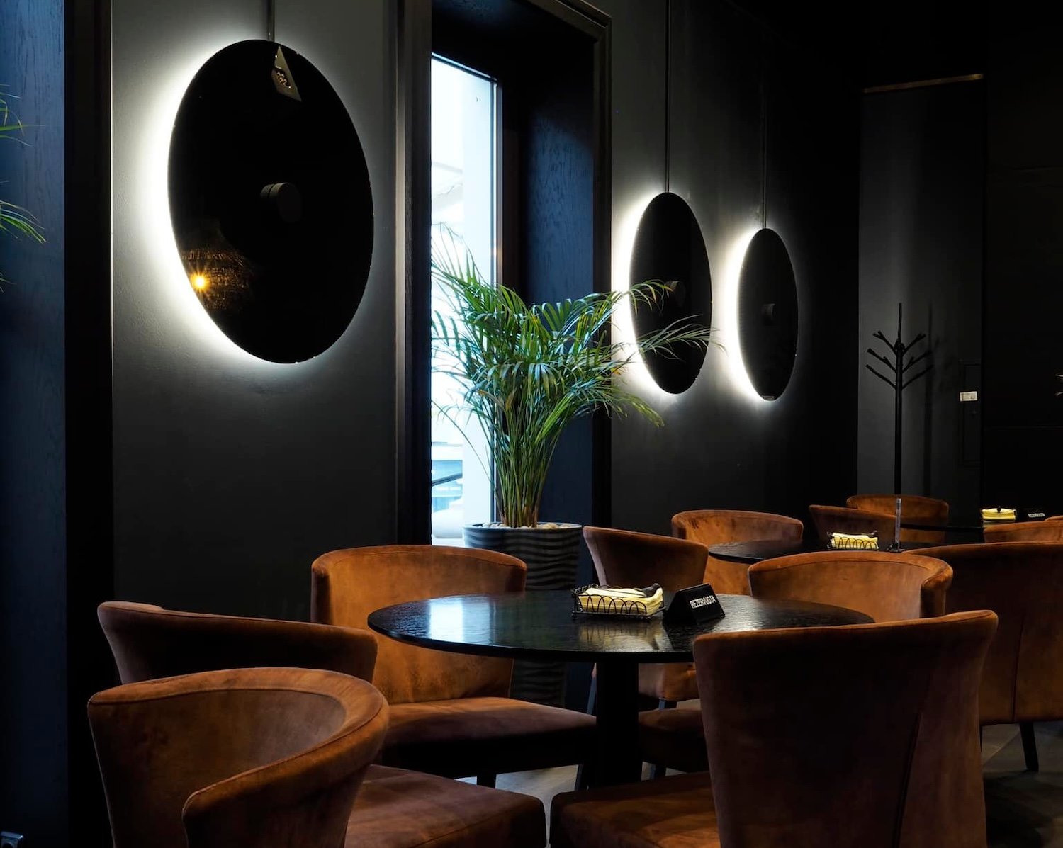 Carré Bar and Lounge. 