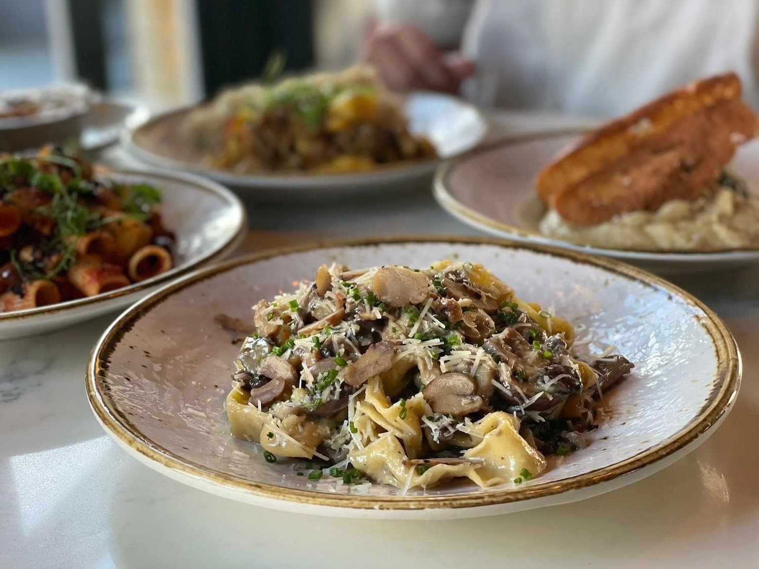 The Station House Pub - restaurants in London